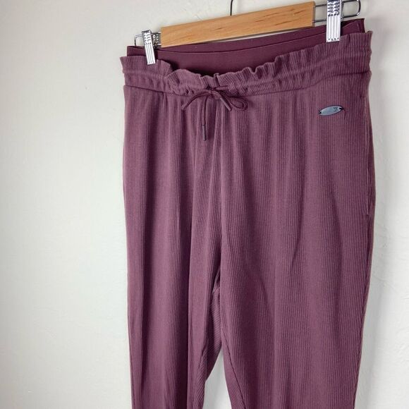 Gymshark Ribbed Studio Jogger Pants - Winter Berry - Picture 3 of 8